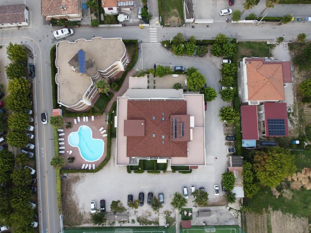Il Triangolo Apartahotel 3*